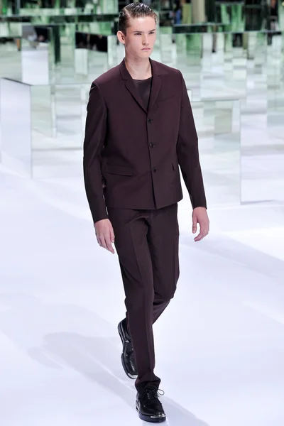 Look 1